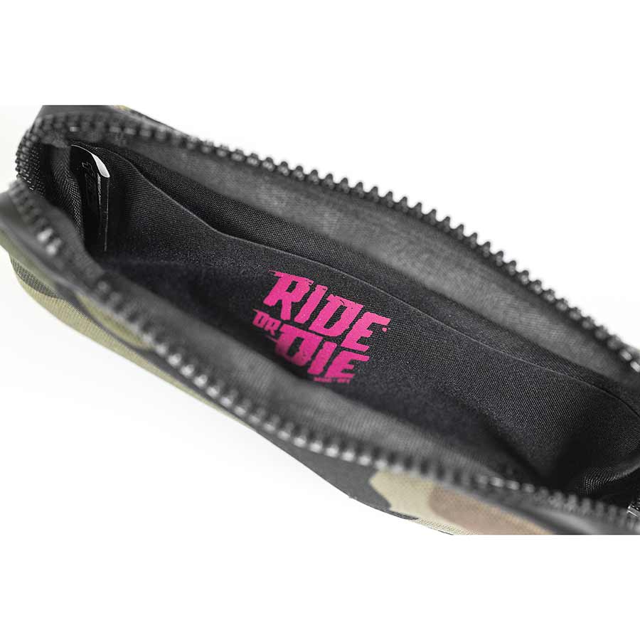 Muc-Off, Essentials Case, Camo