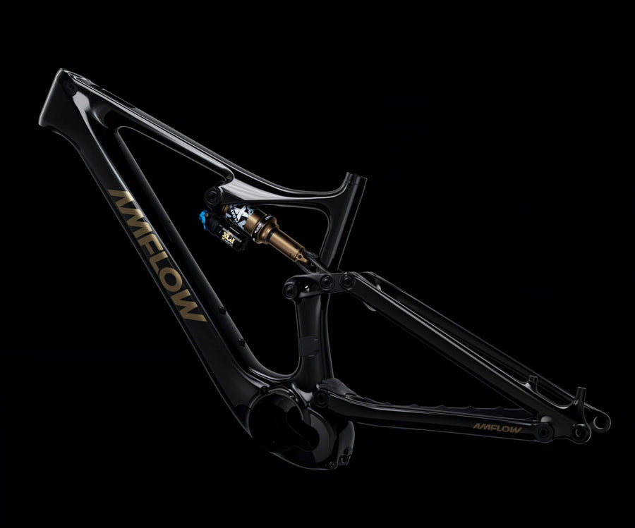 2.27 kg carbon frame