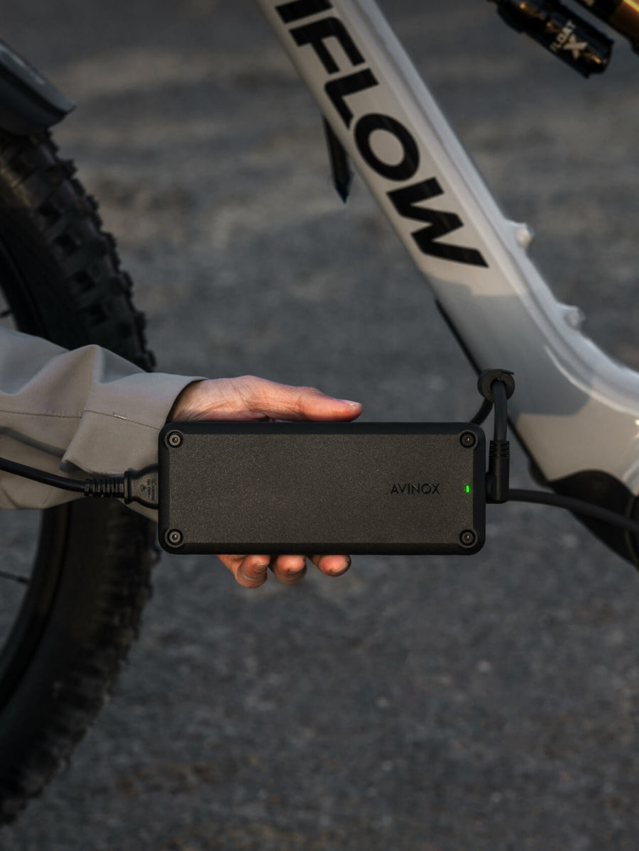 700 Wh + 3x fast charging